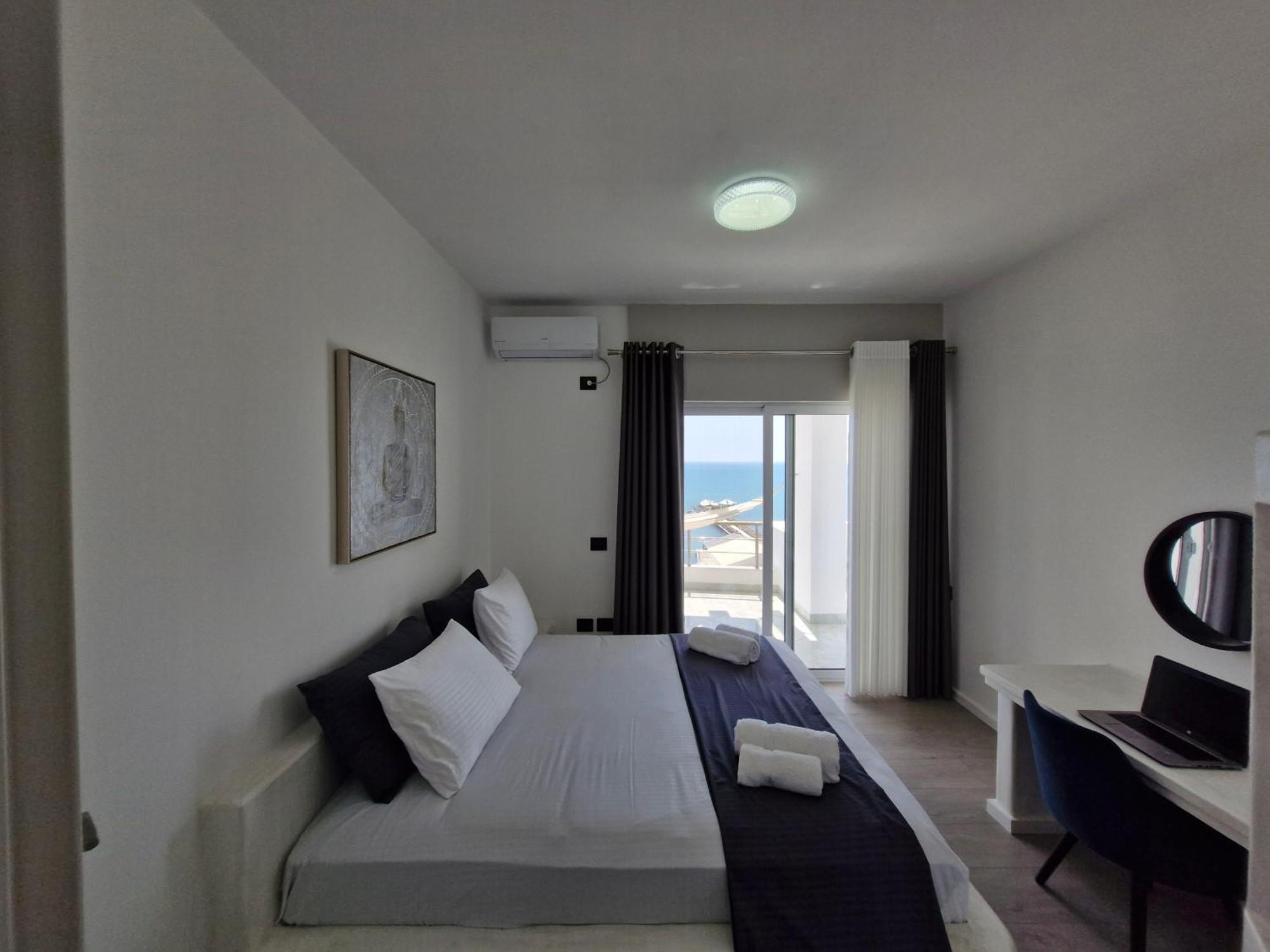 Luxury Penthouse Villa Durres Exterior photo