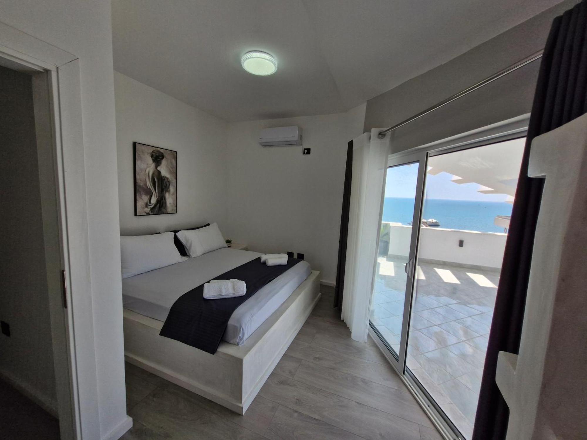 Luxury Penthouse Villa Durres Exterior photo